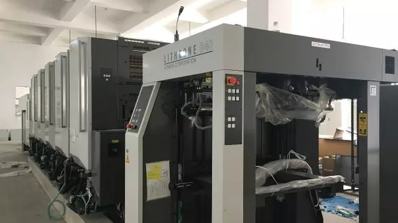 手动覆膜机与自动覆膜机：性能差异与适用场景解析